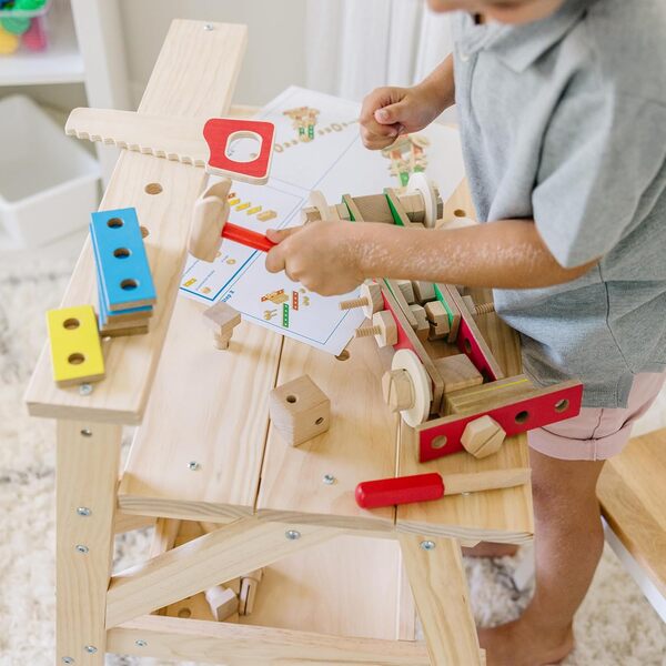 Melissa & Doug Etabli Luxe en Bois Garni 61 pièces, Jouets en bois, Jouet de développement et apprentissage, Jouet créatif en bois de qualité superieure, Cadeau pour garçons et filles de 3 4 5 6 7 ans