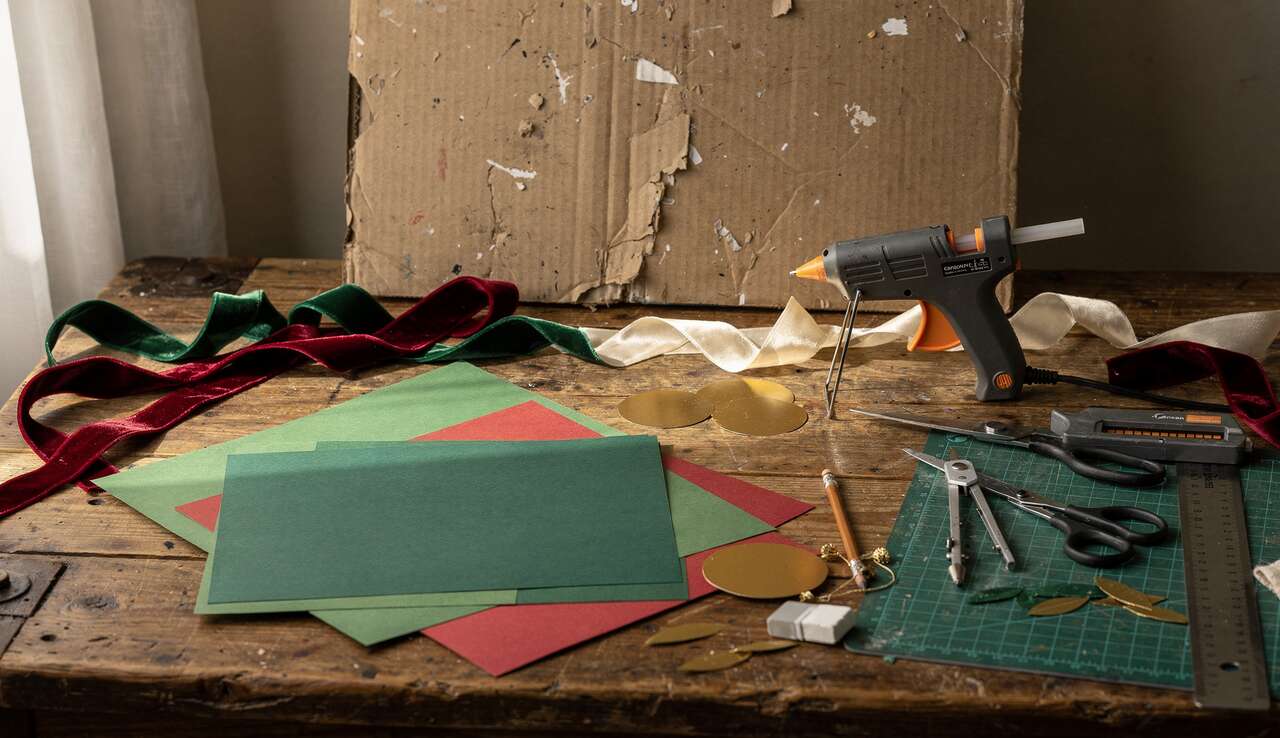 Comment fabriquer une couronne de Noël en papier soi-même ?