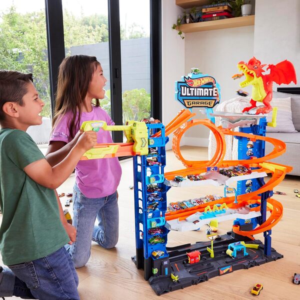 Hot Wheels Let’s Race Netflix - Coffret Jeu De Construction City Garage Ultime avec 2 Voitures, Rangement pour Plus De 50 Voitures Échelle 1:64, 4 Niveaux De Jeu, 5 Ans et Plus, HKX48
