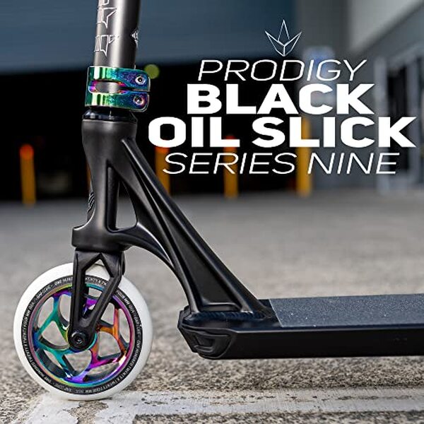 Découvrez notre test détaillé de la trottinette freestyle Blunt Prodigy s9 Black Oil Slick : caractéristiques, avantages et performance au rendez-vous. Parfait pour les amateurs de sensations fortes !