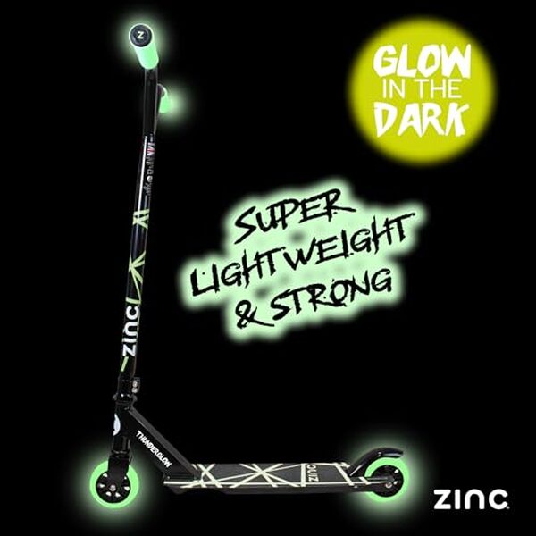 Découvrez notre test détaillé de la trottinette Zinc Thunderglow pensée pour les jeunes casse-cou. Idéale pour les enfants en quête d'adrénaline et de sécurité, cette trottinette promet de belles aventures.