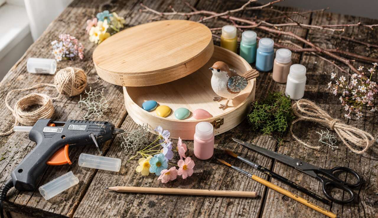 Créez une couronne d'oiseau printanière avec une boîte de fromage