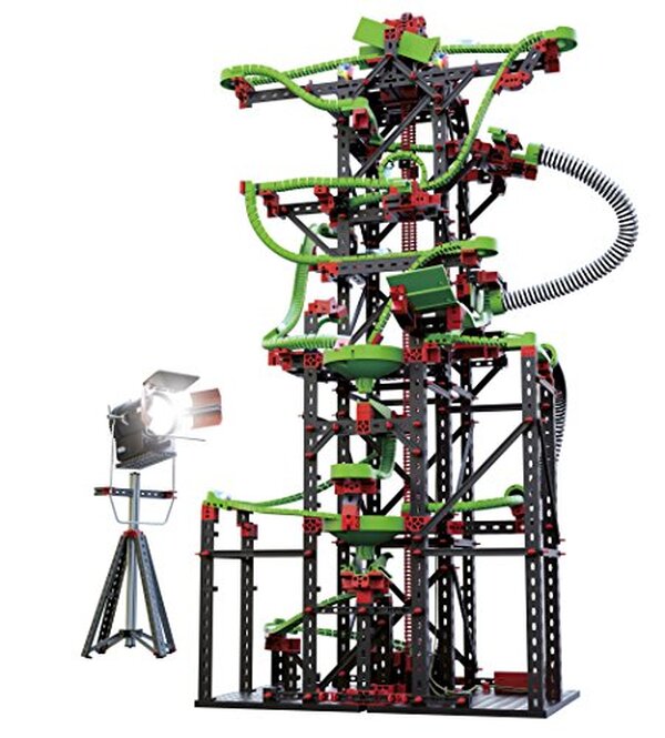 Découvrez notre test complet du circuit de billes Dynamic XXL de fischertechnik : fonctionnalités LED, loopings et performances captivantes pour des heures de jeu éducatif et amusant !