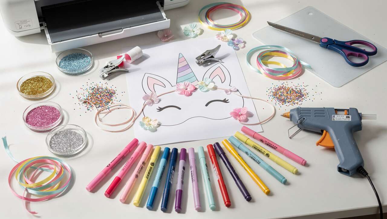 Masque licorne à imprimer : bricolage DIY pour enfants