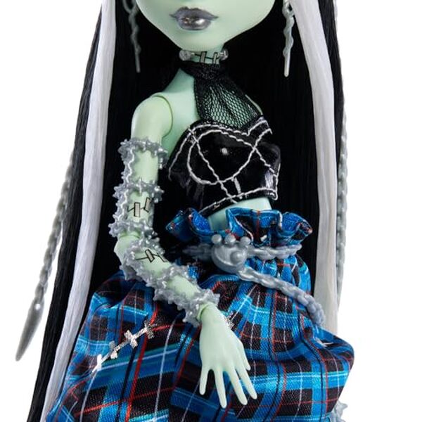 Découvrez notre analyse complète de la poupée articulée Stitched Frankie Stein de Monster High : caractéristiques, qualité et opinion d'experts pour un choix éclairé