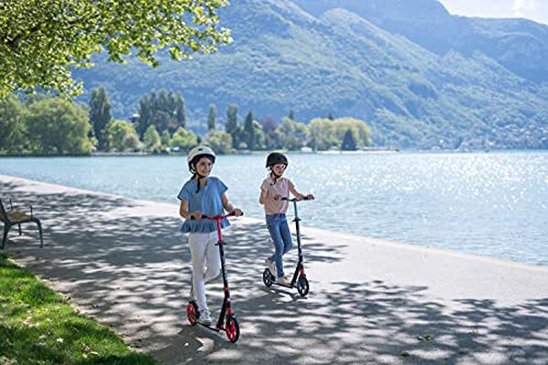 Découvrez notre test complet de la trottinette pliable Globber NL 205 pour enfants : caractéristiques, avantages et avis détaillés pour choisir la meilleure trottinette. 
