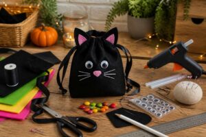 Sac à bonbons chat noir pour Halloween : guide de fabrication DIY
